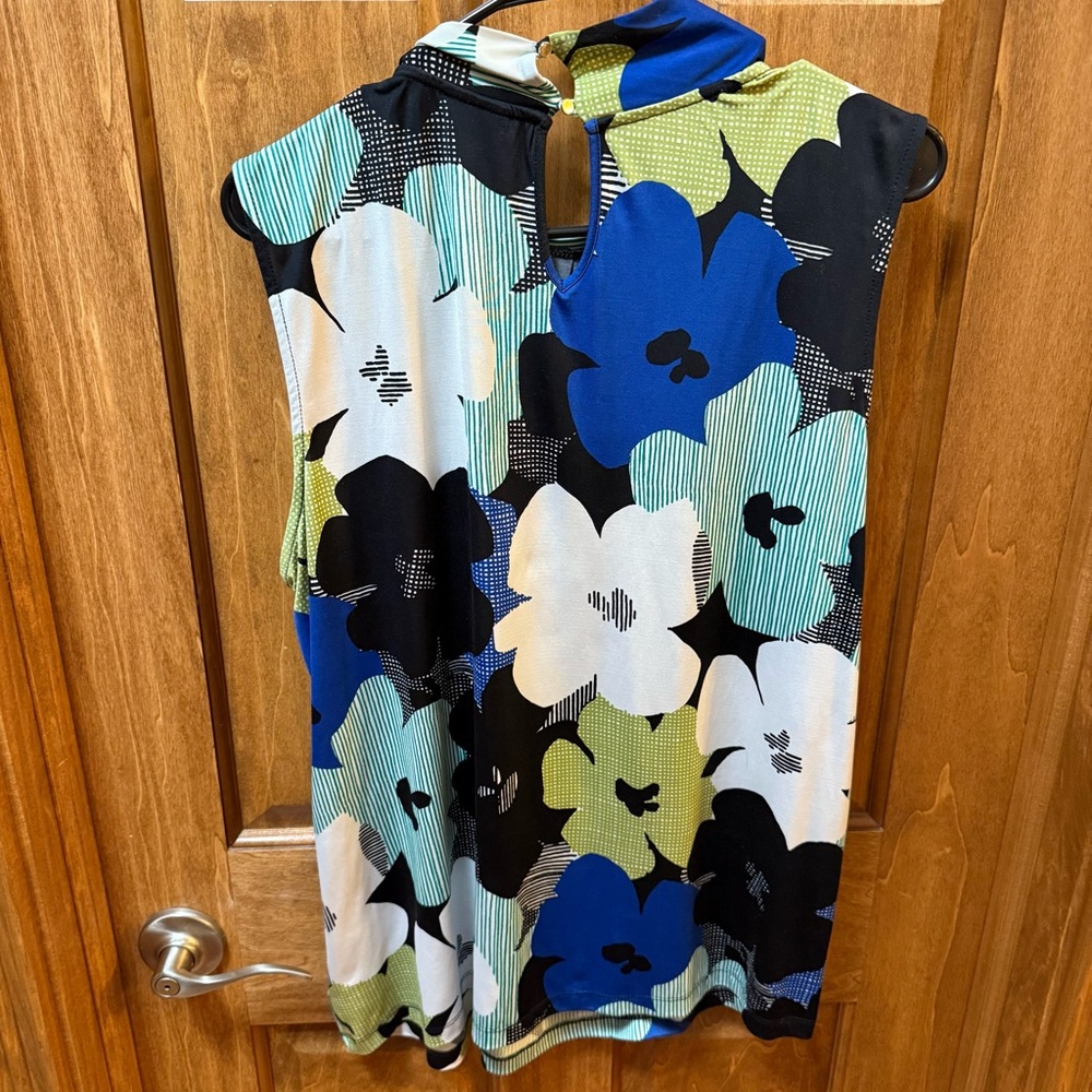 Worthington Women’s Floral Sleeveless Blouse - Blue, Black, White 1X - Picture 5 of 5